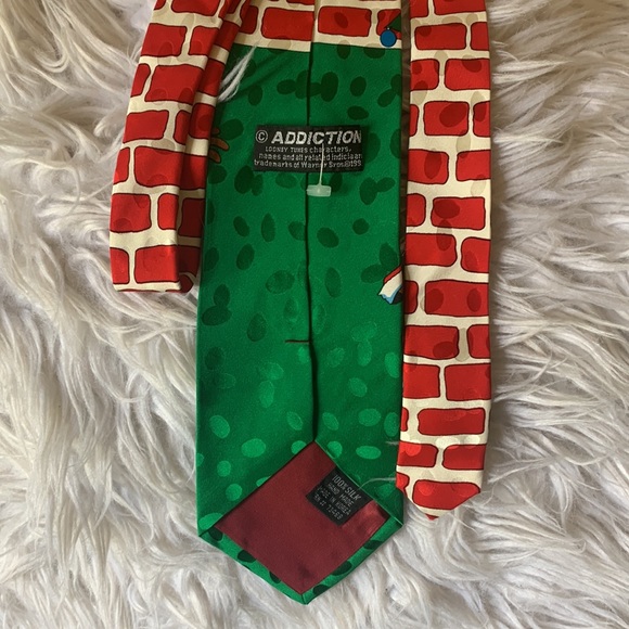 - Looney Tunes Mens CHRISTMAS Tie 100% Silk NWOT - Picture 4 of 6